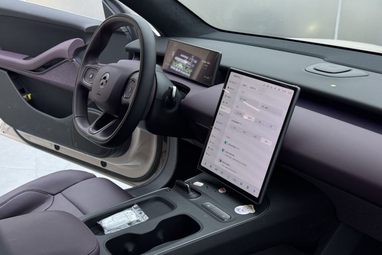 Used Nio ET5T 2024 75kWh Touring Interior 1