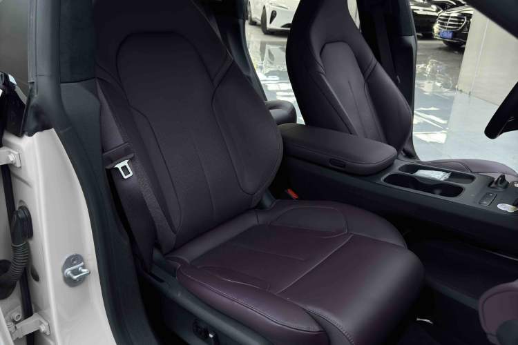 Used Nio ET5T 2024 75kWh Touring Interior 3