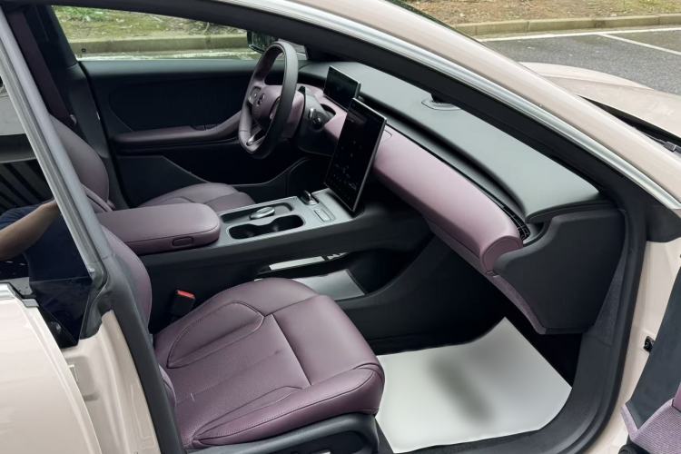 Used Nio ET5T 2024 75kWh Touring Interior 6