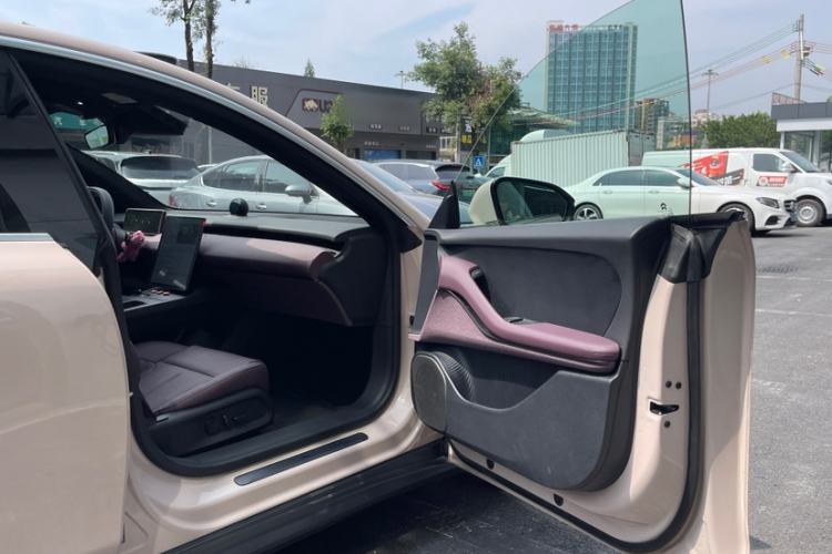 Used Nio ET5T 2024 75kWh Touring Interior 7