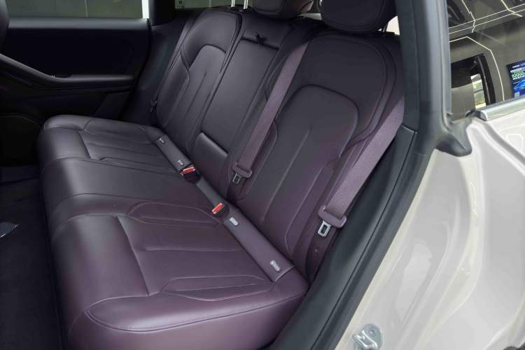 Used Nio ET5T 2024 75kWh Touring Interior 8