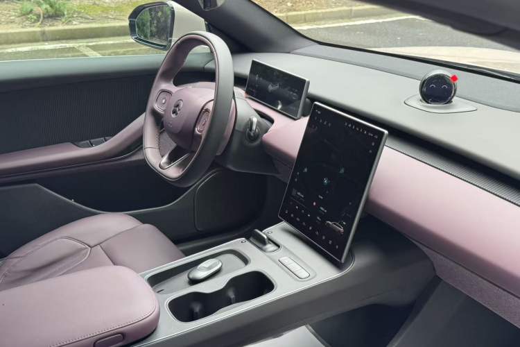 Used Nio ET5T 2024 75kWh Touring Interior 8