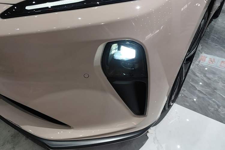 Used Nio ET5T 2024 75kWh Touring Left Front Headlight