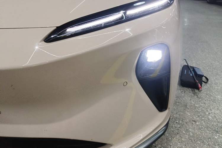 Used Nio ET5T 2024 100kWh Touring Left Front Headlight