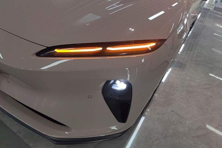 Used Nio ET5T 2024 75kWh Touring Left Front Headlight