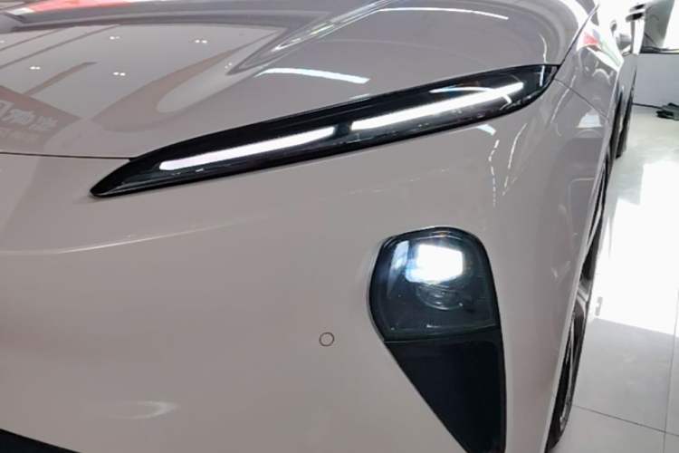 Used Nio ET5T 2024 75kWh Touring Left Front Headlight