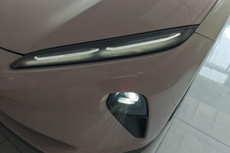 Used Nio ET5T 2024 75kWh Touring Left Front Headlight