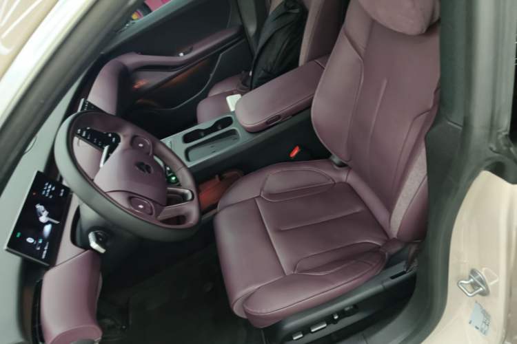 Used Nio ET5T 2024 75kWh Touring Left Front Seat