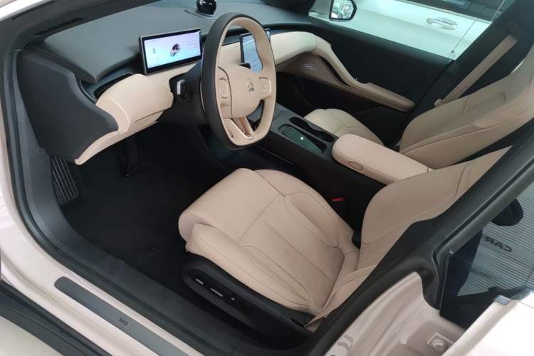 Used Nio ET5T 2024 75kWh Touring Left Front Seat