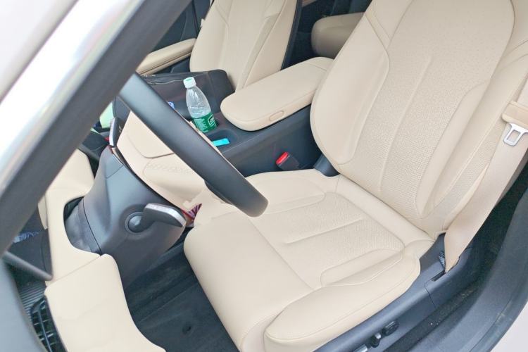 Used Nio ET5T 2024 75kWh Touring Left Front Seat