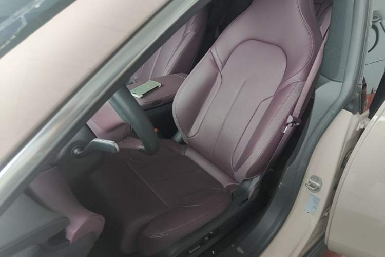 Used Nio ET5T 2024 75kWh Touring Left Front Seat