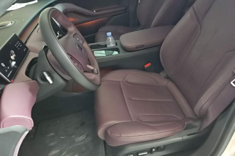 Used Nio ET5T 2024 75kWh Touring Left Front Seat