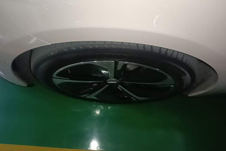 Used Nio ET5T 2024 75kWh Touring Left Front Wheel Hub