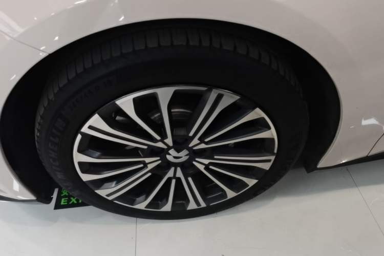 Used Nio ET5T 2024 75kWh Touring Left Front Wheel Hub