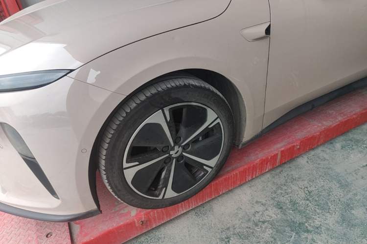 Used Nio ET5T 2024 75kWh Touring Left Front Wheel Hub