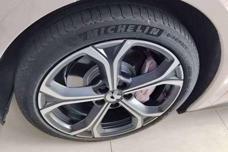 Used Nio ET5T 2024 75kWh Touring Left Front Wheel Hub