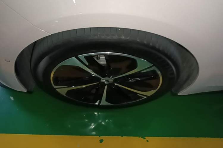 Used Nio ET5T 2024 75kWh Touring Left Front Wheel Hub
