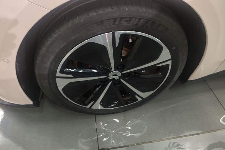 Used Nio ET5T 2024 75kWh Touring Left Front Wheel Hub