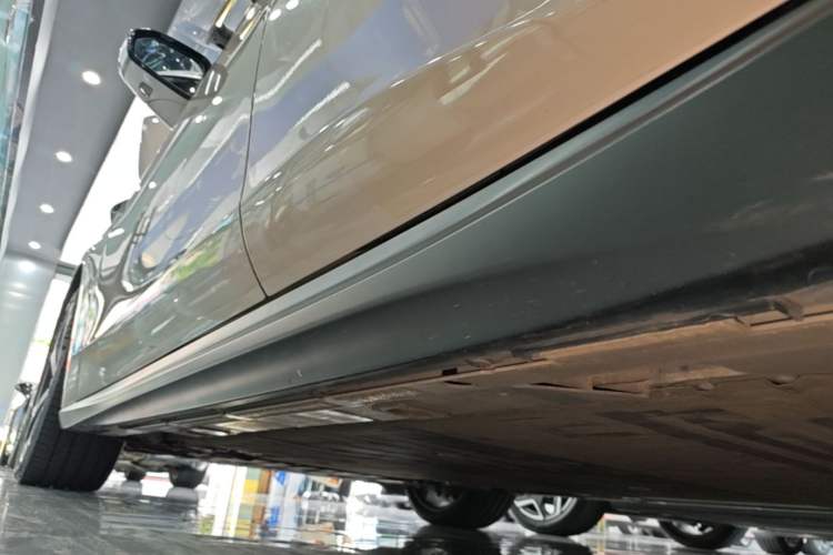 Used Nio ET5T 2024 75kWh Touring Left Side Sill