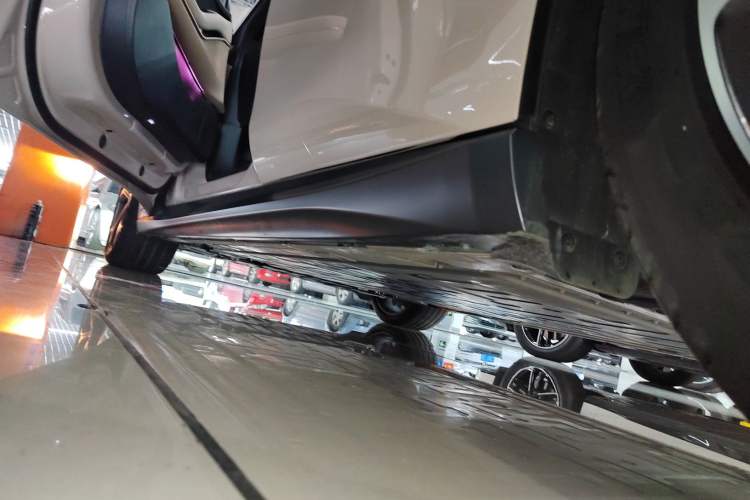 Used Nio ET5T 2024 75kWh Touring Left Side Sill