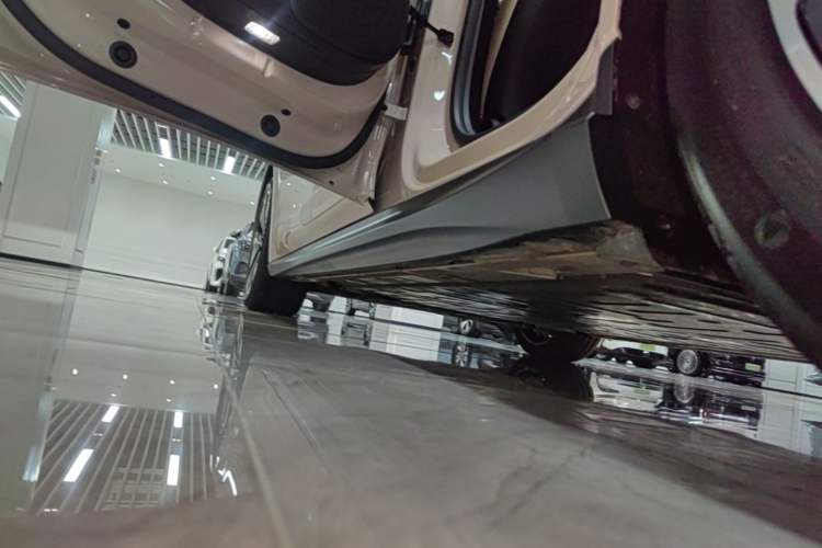 Used Nio ET5T 2024 75kWh Touring Left Side Sill