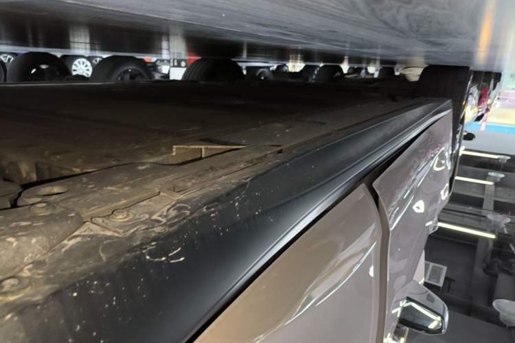 Used Nio ET5T 2024 75kWh Touring Left Side Sill
