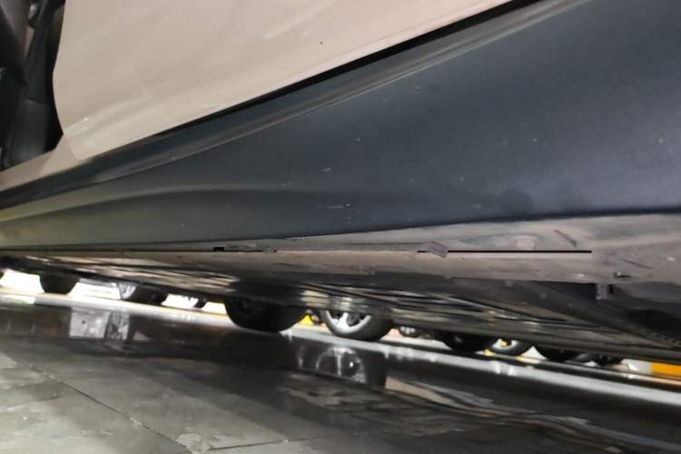 Used Nio ET5T 2024 75kWh Touring Left Side Sill