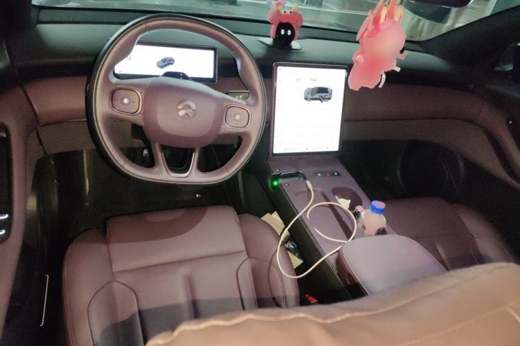 Used Nio ET5T 2024 75kWh Touring Center Console