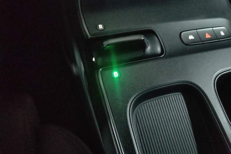 Used Nio ET5T 2024 75kWh Touring Gear Lever