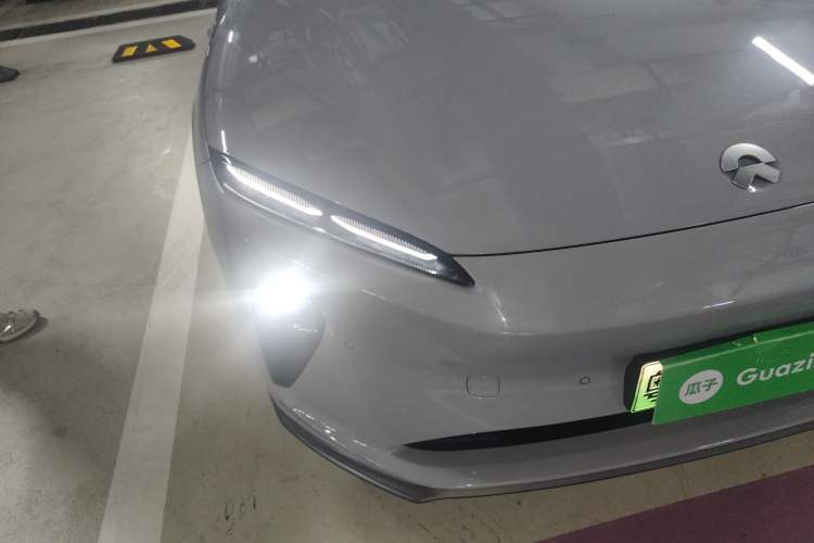 Used Nio ET5T 2024 75kWh Touring Right Front Headlight