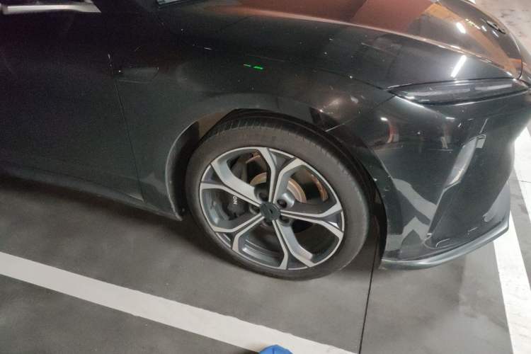 Used Nio ET5T 2024 75kWh Touring Right Front Wheel Hub