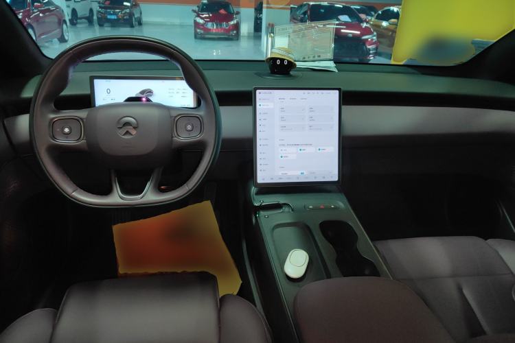 Used Nio ET5T 2024 75kWh Touring Center Console