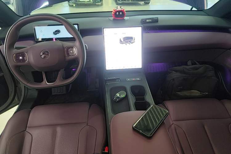 Used Nio ET5T 2024 75kWh Touring Center Console