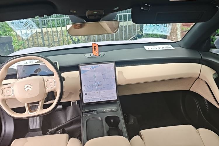 Used Nio ET5T 2024 75kWh Touring Center Console