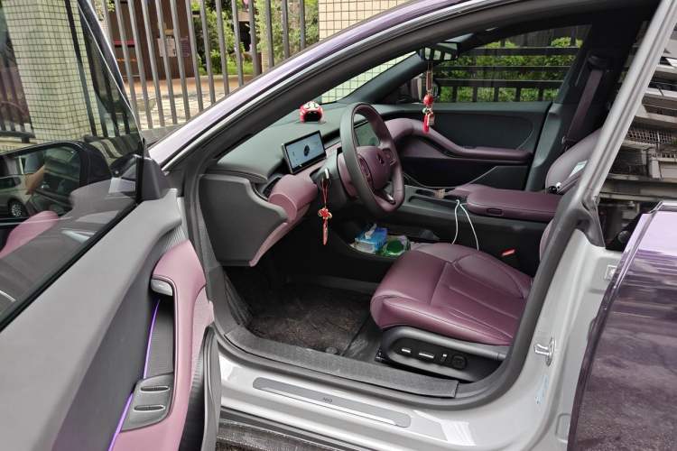 Used Nio ET5T 2024 75kWh Touring Driver Seat