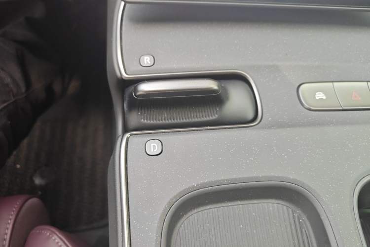Used Nio ET5T 2024 75kWh Touring Gear Lever