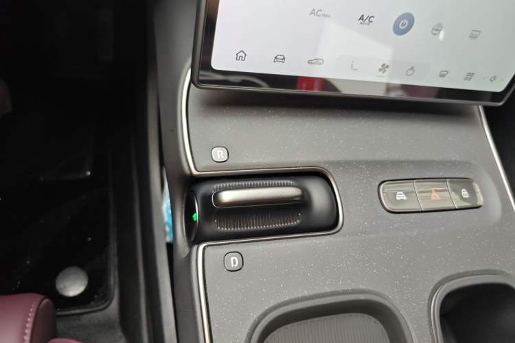Used Nio ET5T 2024 75kWh Touring Gear Lever