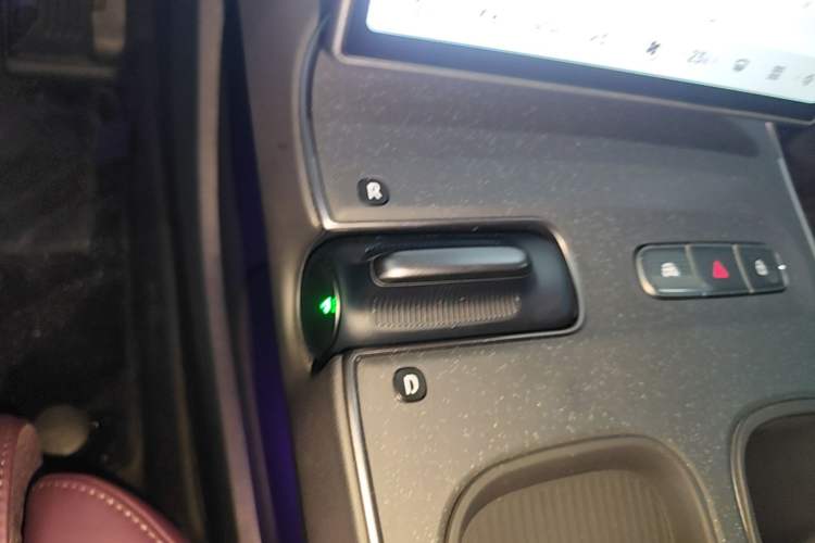 Used Nio ET5T 2024 75kWh Touring Gear Lever