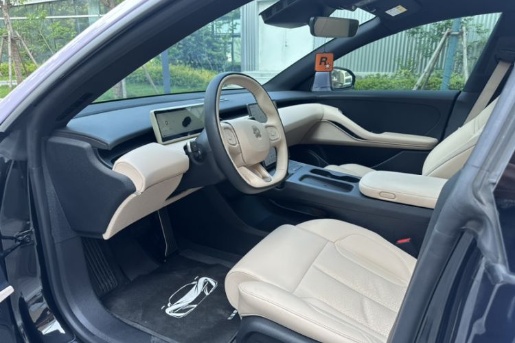 Used Nio ET5T 2024 75kWh Touring Interior 1