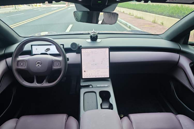 Used Nio ET5T 2024 75kWh Touring Interior 4