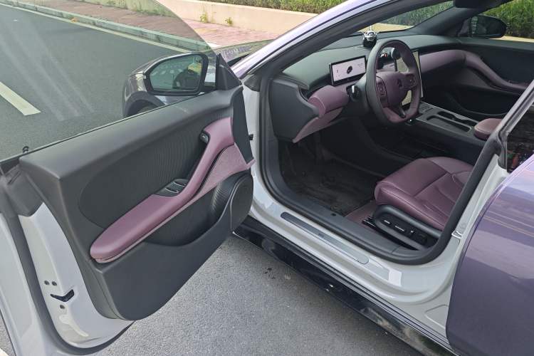 Used Nio ET5T 2024 75kWh Touring Interior 6