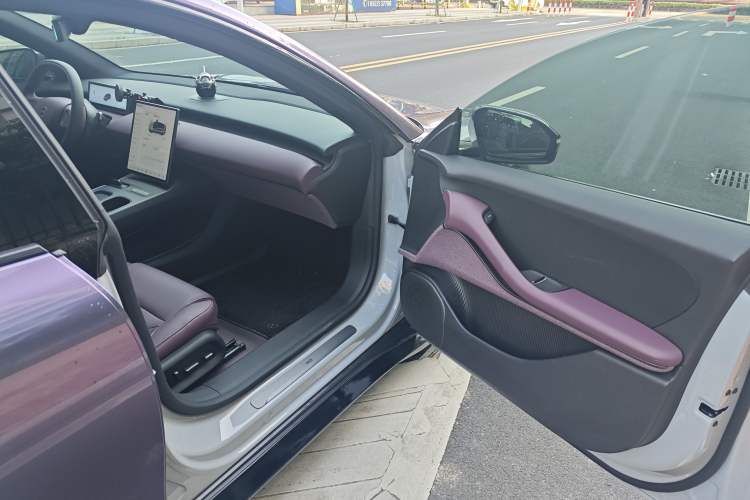 Used Nio ET5T 2024 75kWh Touring Interior 8