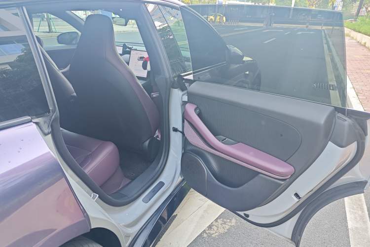 Used Nio ET5T 2024 75kWh Touring Interior 9