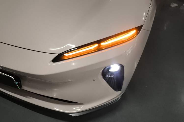 Used Nio ET5T 2024 75kWh Touring Left Front Headlight