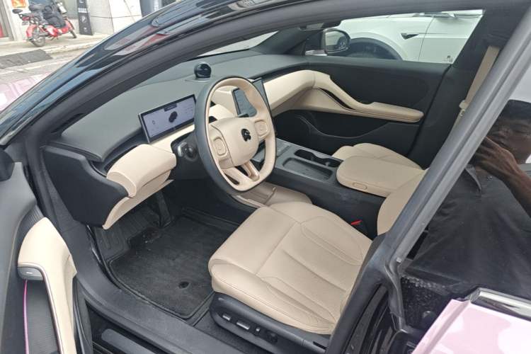 Used Nio ET5T 2024 75kWh Touring Left Front Seat