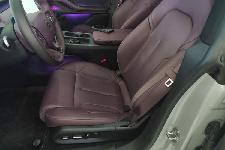 Used Nio ET5T 2024 75kWh Touring Left Front Seat