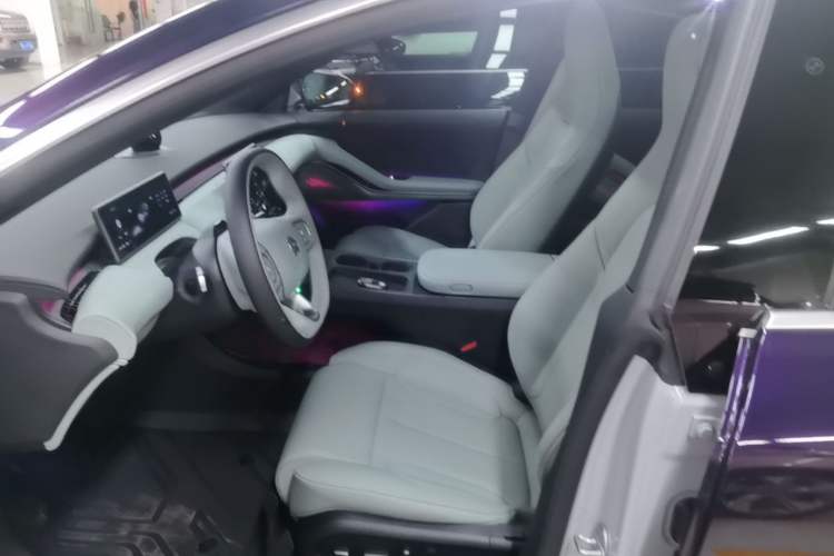 Used Nio ET5T 2024 75kWh Touring Left Front Seat