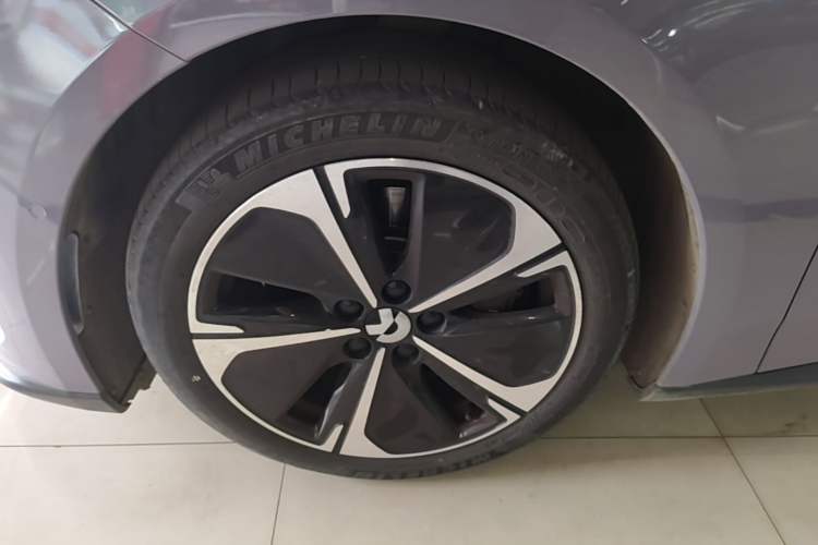 Used Nio ET5T 2024 75kWh Touring Left Front Wheel Hub