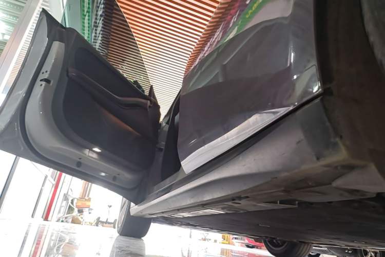 Used Nio ET5T 2024 75kWh Touring Left Side Sill