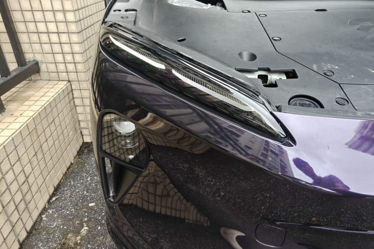 Used Nio ET5T 2024 75kWh Touring Right Front Headlight